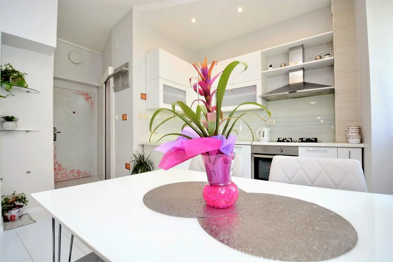 Apartment Populare زادار