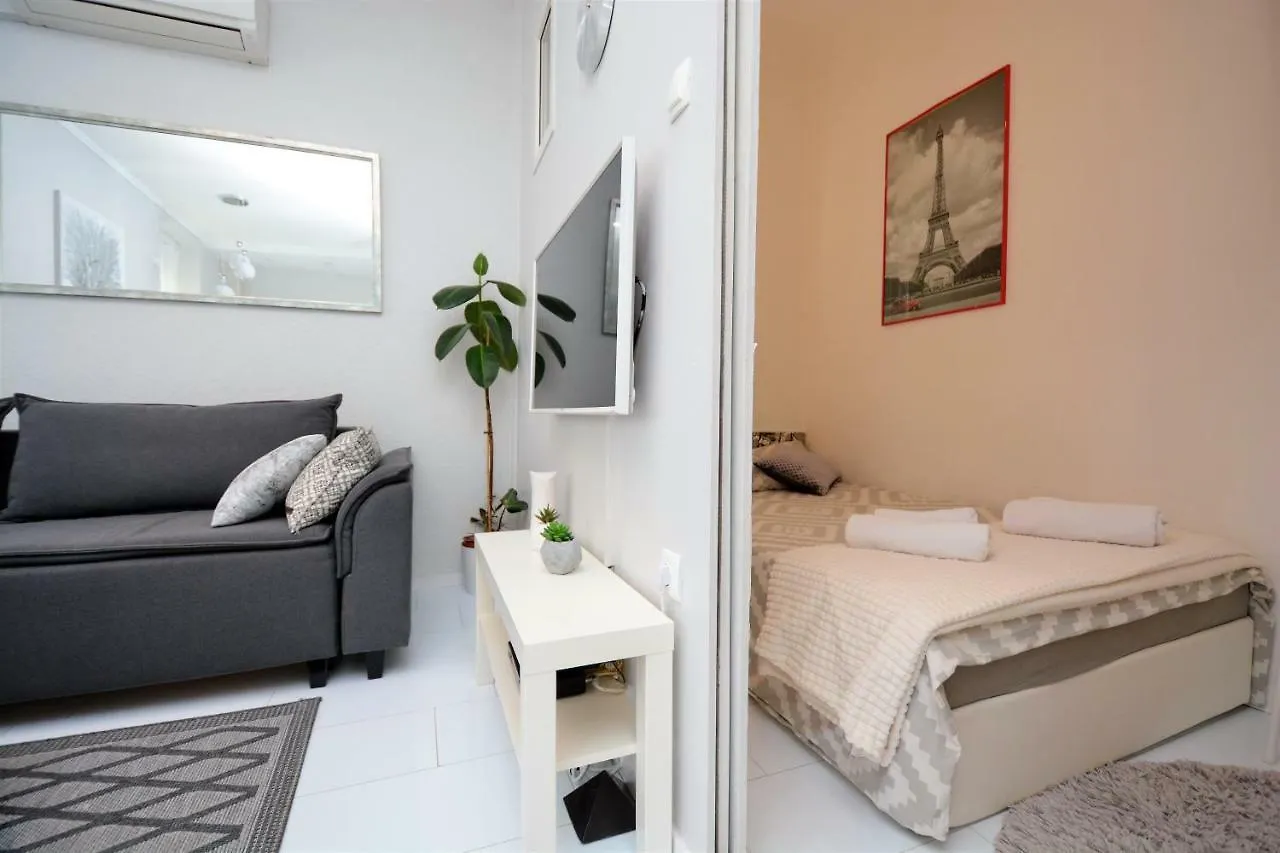 Apartment Populare زادار